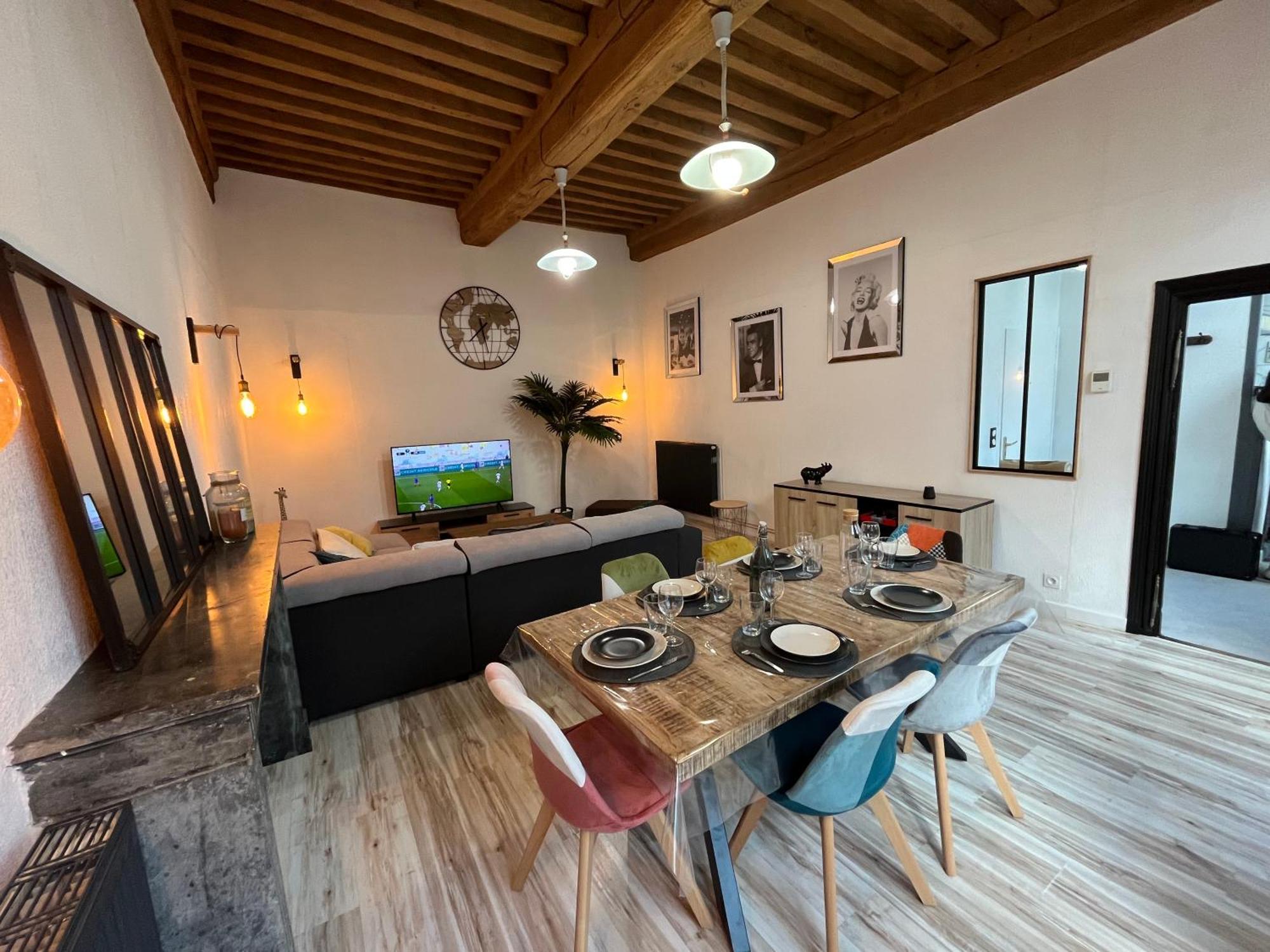 Appartement 6 Personnes - Au Coeur Du Centre Ville ปาเรย์-เลอ-มนยาล ภายนอก รูปภาพ